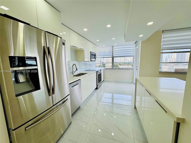 Foto del edificio - 18041 Biscayne Blvd