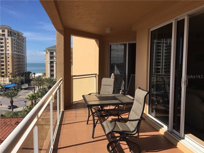 Foto del edificio - 501 Mandalay Ave