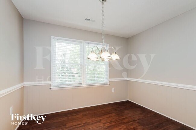 Foto del edificio - 4914 Chestnut Lake Drive