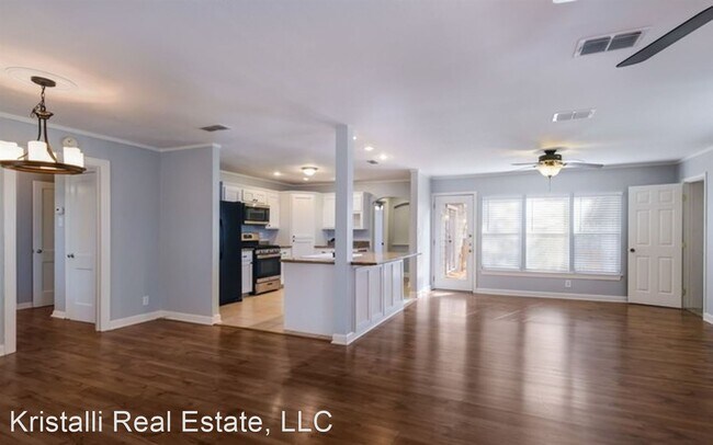 Foto del edificio - 4 br, 3 bath House - 152 Chevy Chase Dr