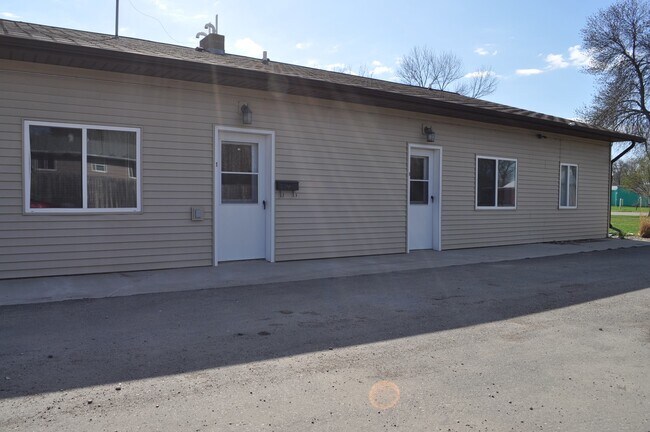Building Photo - 1407 Burrel Ave SE