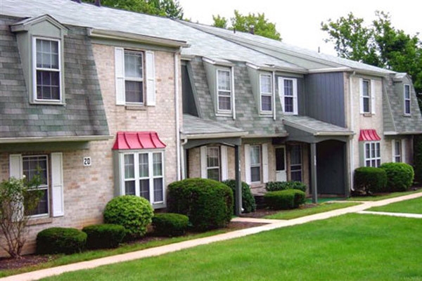 Building Photo - Sunnybrook Townhouses