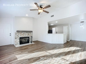 Building Photo - 13715 Richmond Park Dr N
