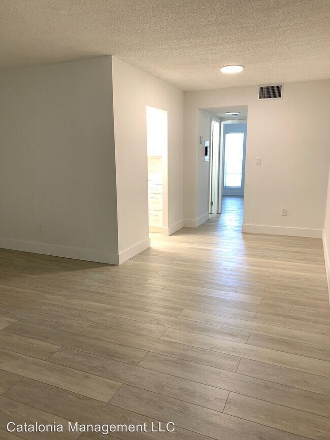 Foto del edificio - 1051 NE 163rd St