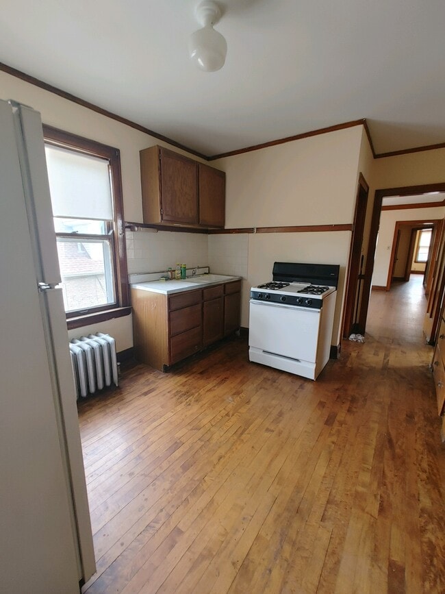 Kitchen - 2246 W 23rd St