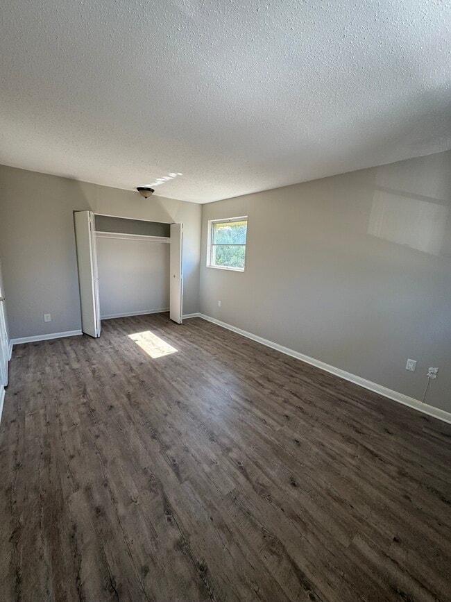 Foto del edificio - 1852 Meadow Ave