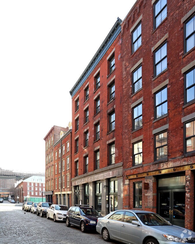 Primary Photo - 229-235 Front St
