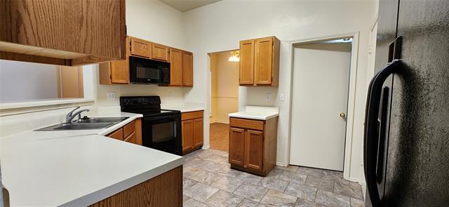 Building Photo - 2204 Turf Club Dr
