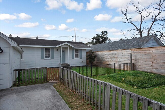 Foto del edificio - 128 E 23rd St