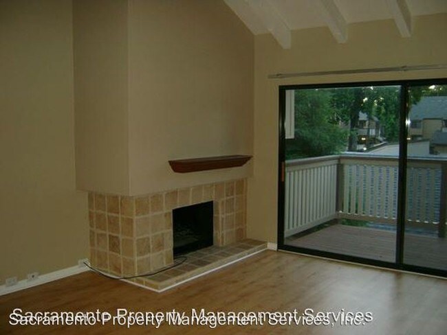 Foto del edificio - 528 Woodside Oaks