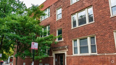 Building Photo - 1156 W Barry Ave
