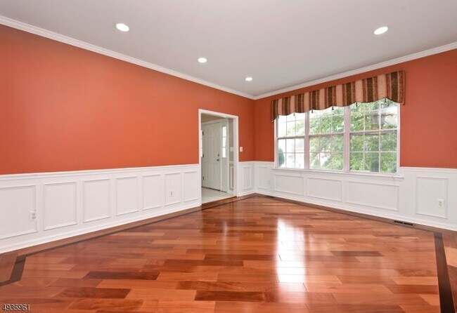 Foto del edificio - 6 Woodfield Ct