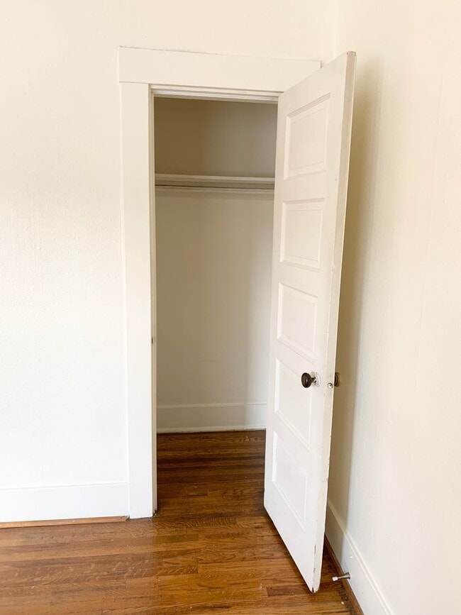 Building Photo - 1 Bedroom in Sellwood