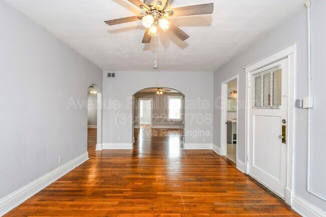 Foto del edificio - 753 Leland Ave