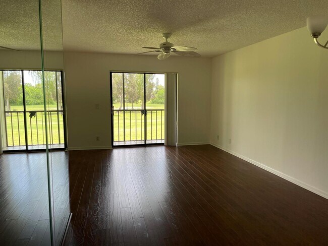Building Photo - 7149 Golf Colony Ct