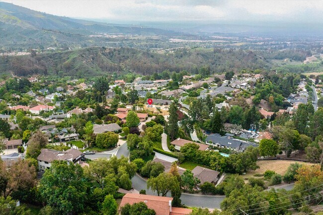 Foto del edificio - 10272 Overhill Dr