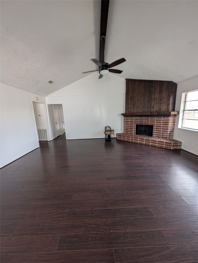 Foto del edificio - 8703 Collingsdale Rd