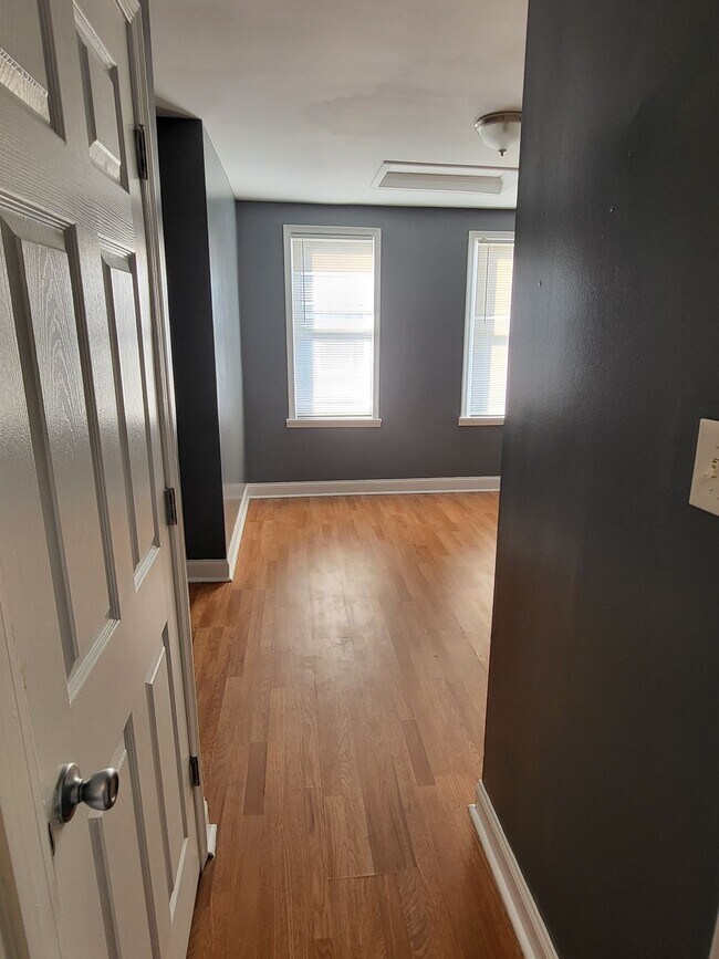 Building Photo - 1607 Cliftview Ave