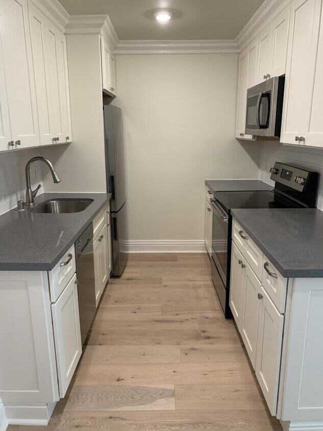 Foto principal - 1 bedroom in Oakland CA 94606