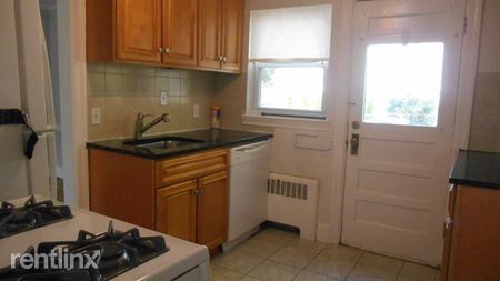 Building Photo - 2 br, 1 bath Townhome - 17 Payne Rd