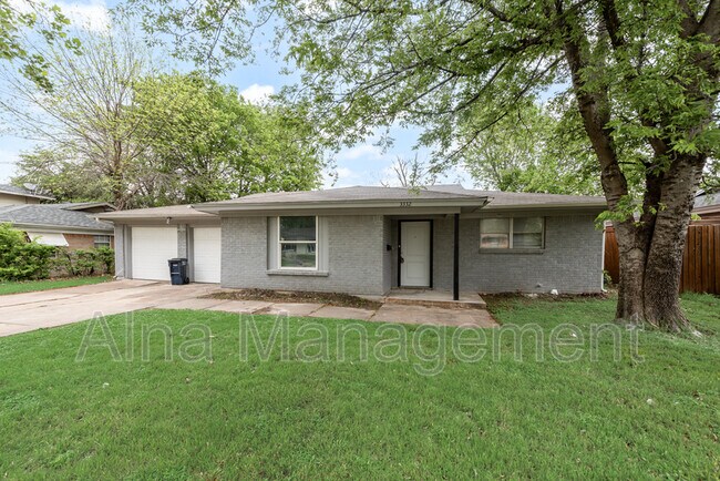 Foto del edificio - 3332 Mesquite Rd