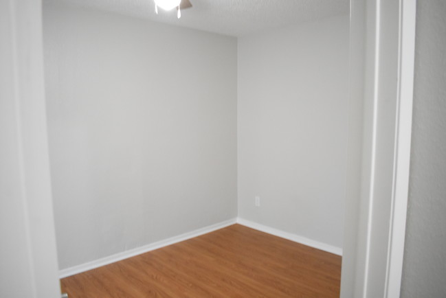Building Photo - 2433 Woden Rd