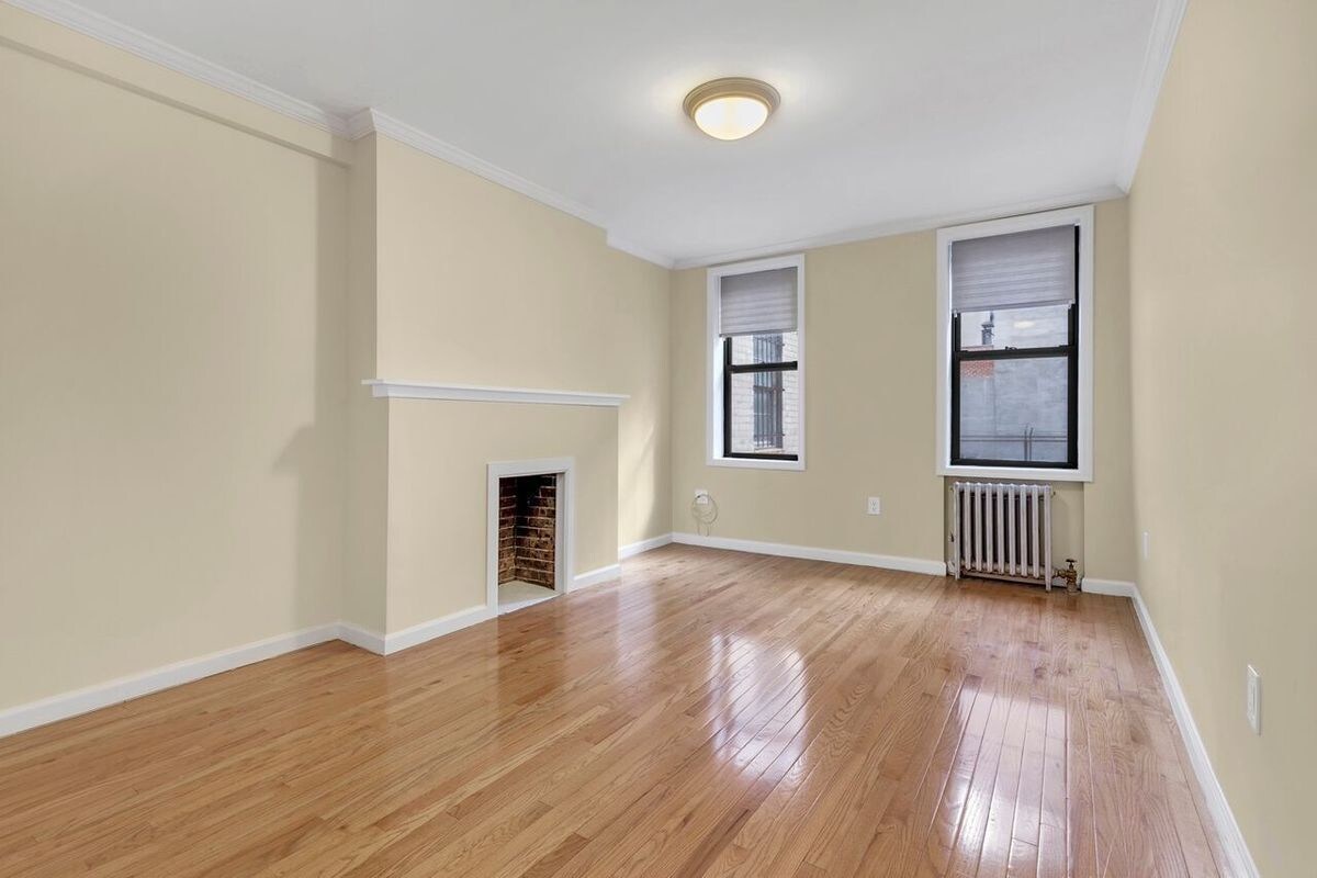 Primary Photo - 570 3rd Ave