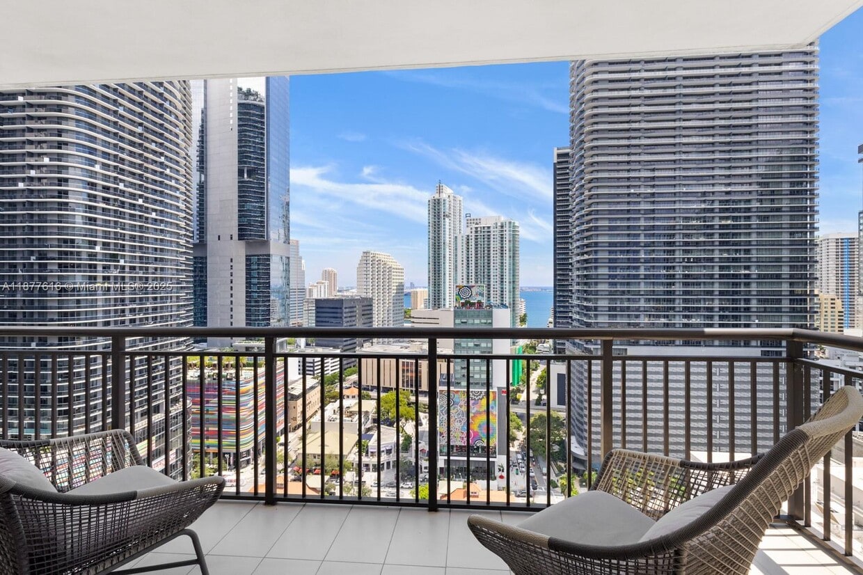 Foto principal - 999 SW 1st Ave