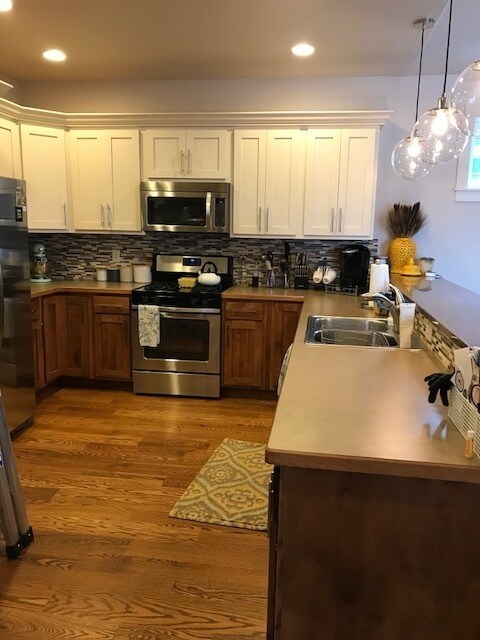 Foto del edificio - 3102 Summer View Ln