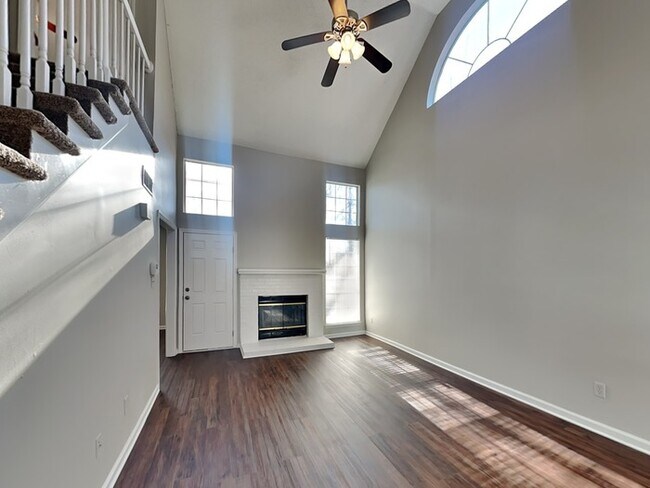 Building Photo - Wonderful Home!!