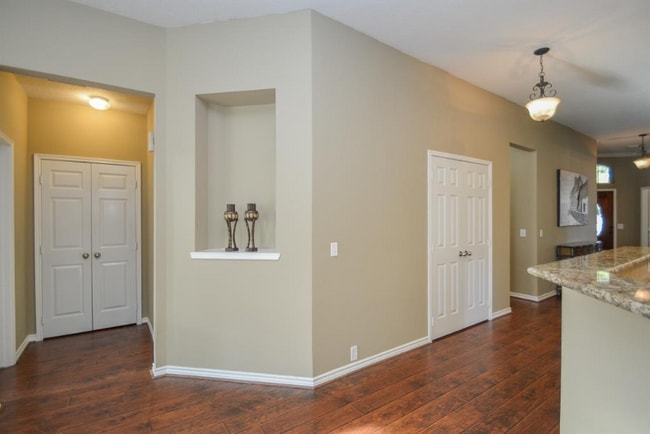 Building Photo - 4914 Surrey Park Cir