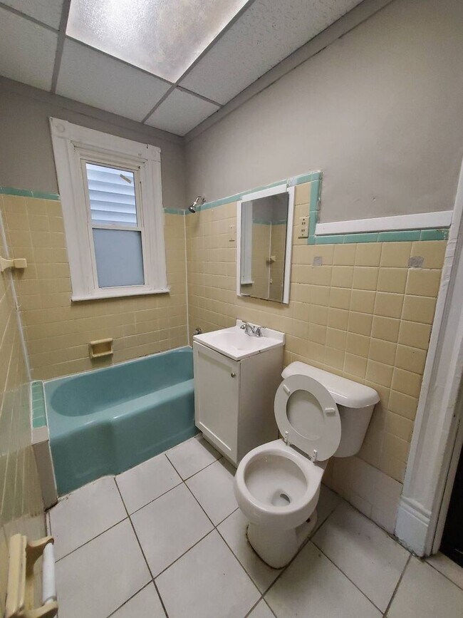 Building Photo - 1939-1939A N 37th St. - Duplex