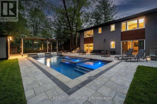 Photo du bâtiment - 1513 Merrow Rd