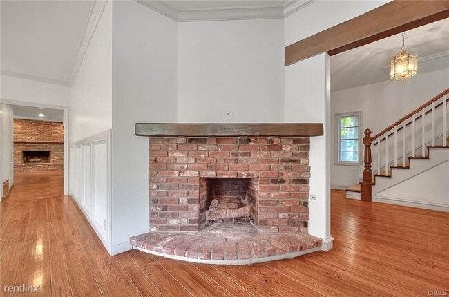 Building Photo - 3 br, 3.5 bath House - 338 E Grandview Ave