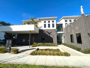 Building Photo - 204 W J St