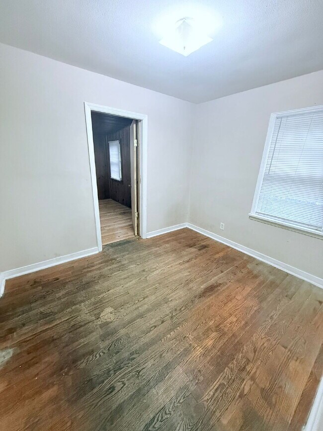 Foto del edificio - SECTION 8 SPECIAL! Spacious 2-Bed, 1-Bath ...