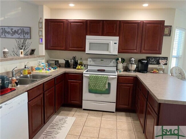 Foto del edificio - Cute, Convenient Townhome!