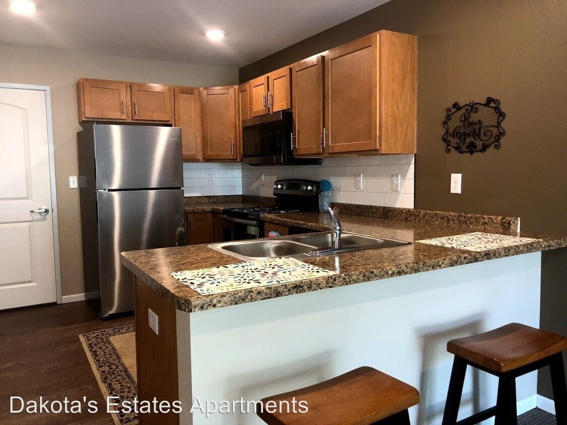 Foto principal - 901 8th Ave S
