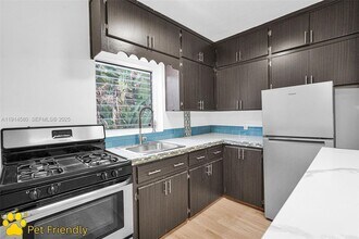 Building Photo - 12287 NE 7th Ave