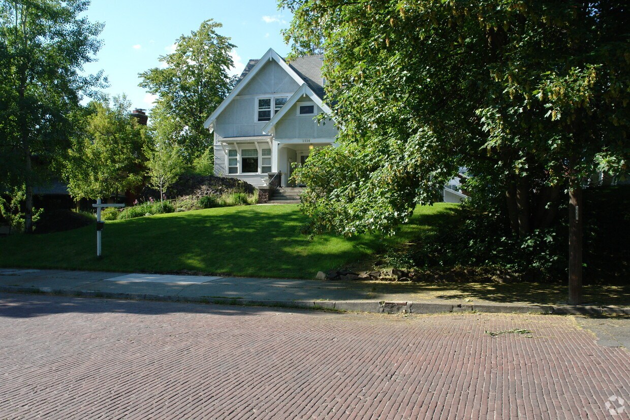 Foto del edificio - 1034 W 8th Ave