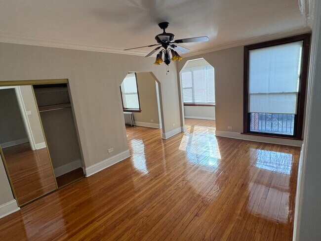 Foto del edificio - 7263-7271 S South Shore Dr