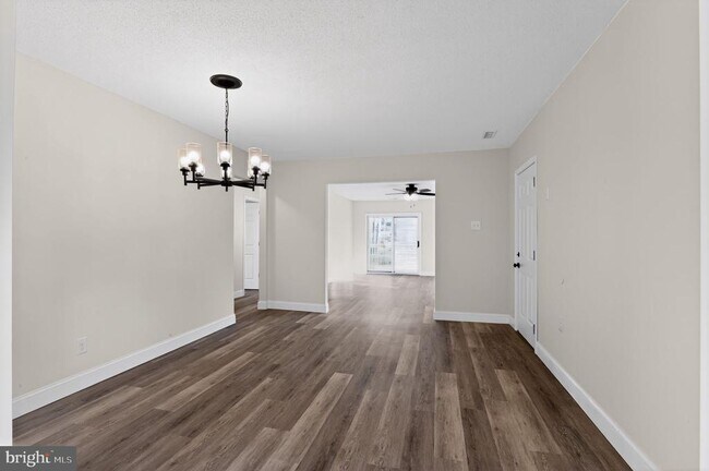 Building Photo - 32 Rosewood Rd