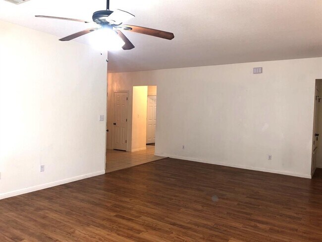 Building Photo - 7833 Squirrel Hollow Dr