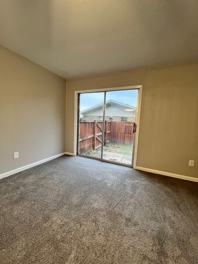 Building Photo - Adorable Updated Home in Lonoke