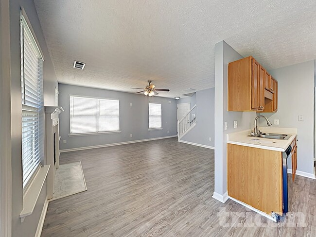 Building Photo - 202 Silver Ridge Dr