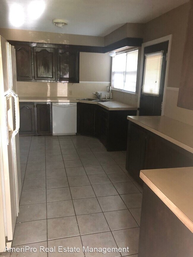 Building Photo - 3 br, 2 bath House - 1010 WASHINGTON BLVD