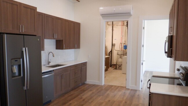 Foto del edificio - 2 bed / 1 bath Condo Living North End of T...