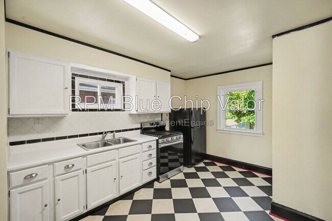 Foto del edificio - 6735 Plainfield Rd