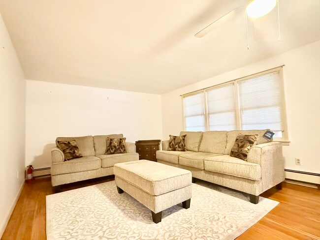 Foto del edificio - 213 Georgetown Rd