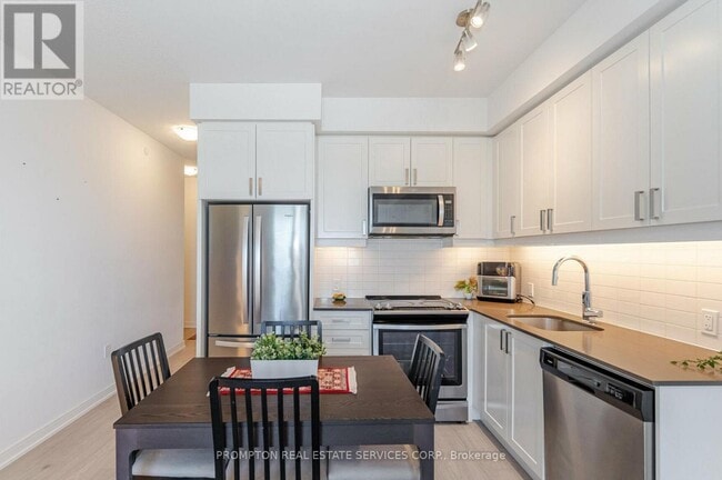 Building Photo - 8 Nahani Way